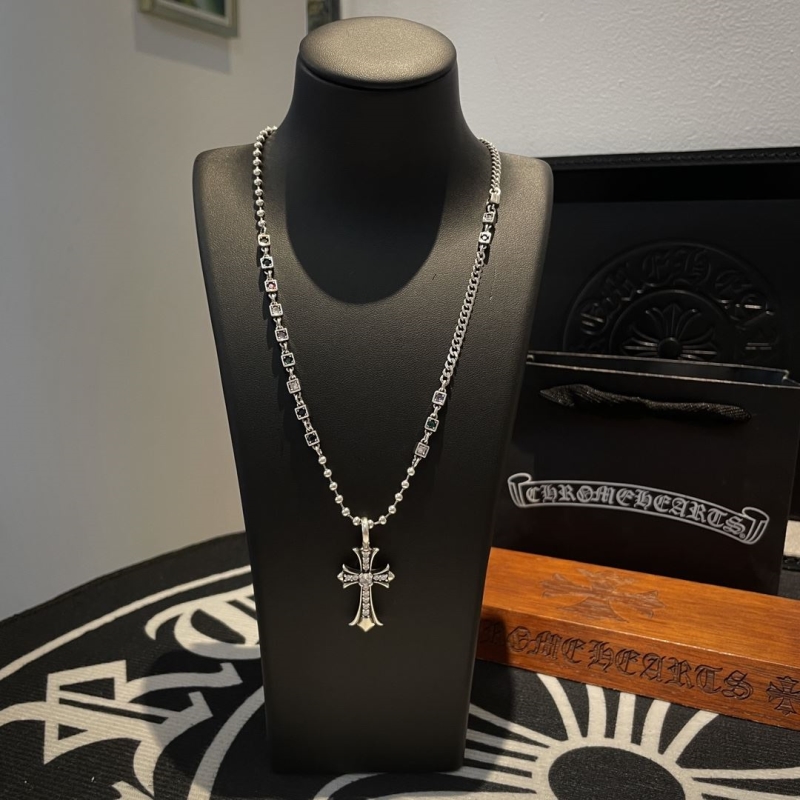 Ch**me He**ts necklaces